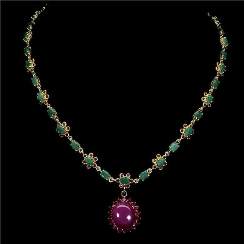 Elegant Green and Gold Necklace with Ruby Pendant